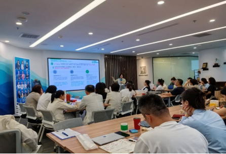 中宏保险青岛中心支公司金融服务践初心惠民生，多维度推进消保宣传教育