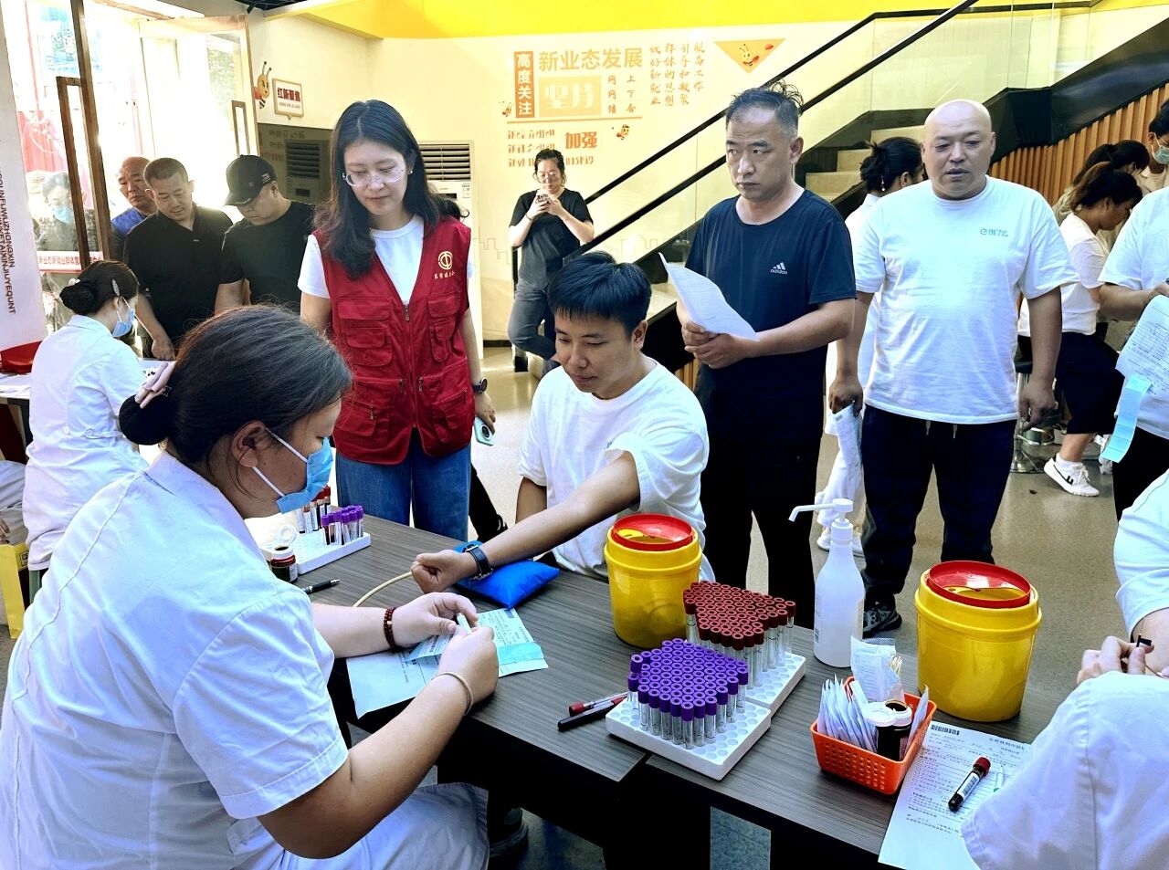 办实事！东营区总工会开展新就业形态劳动者移动体检暖心行动