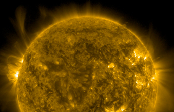 NASA称“太阳正逐渐苏醒”