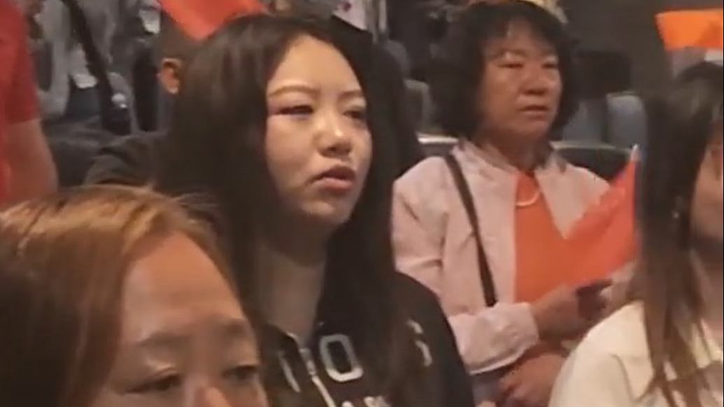 果然视频 |《731》首映结束全场齐唱国歌，观众几度哽咽
