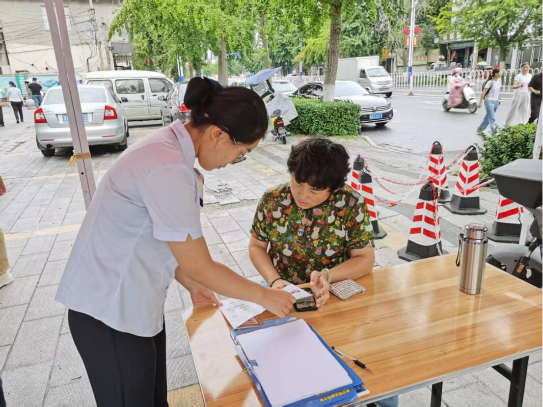 邮储银行临沂市郯城县支行开展反假币宣传活动