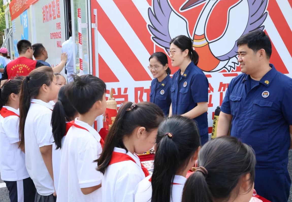 东营消防系列科普活动“零距离”送安全