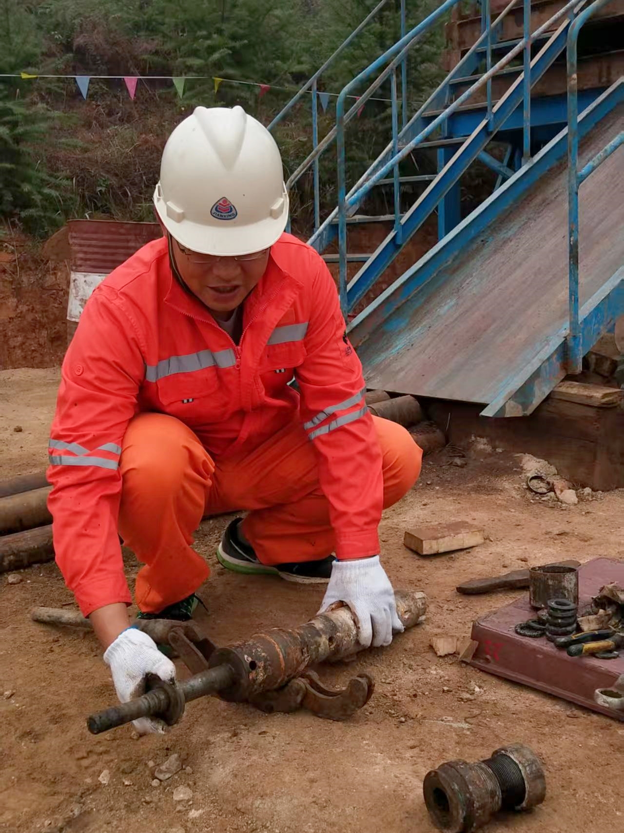 岩心作证 匠心筑梦——记省地矿局第七地质大队探矿工程处黄宝胜