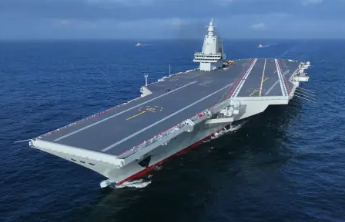 中国海军三型舰载机在福建舰成功完成起降训练