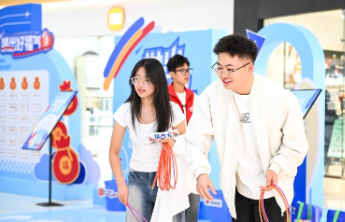 “福彩圆梦·益路花开”泰安站暖心举办公益嘉年华引市民热情参与