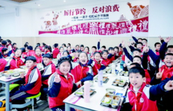 “厨”旧迎新“食”刻暖心，青岛101所农村中小学食堂“焕新”