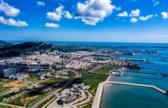 推动强县更好发挥龙头引领作用，实现以强带弱