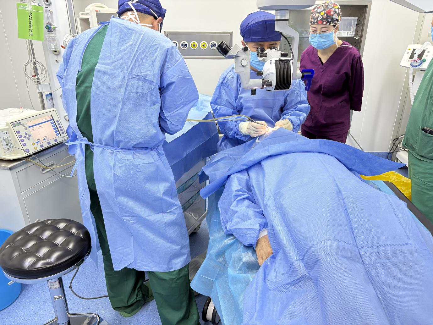 手术台怎么对灯“鲁青一家亲・海晏光明行”为高原眼疾患者点亮“光明之灯”_https://www.jmylbn.com_新闻资讯_第2张