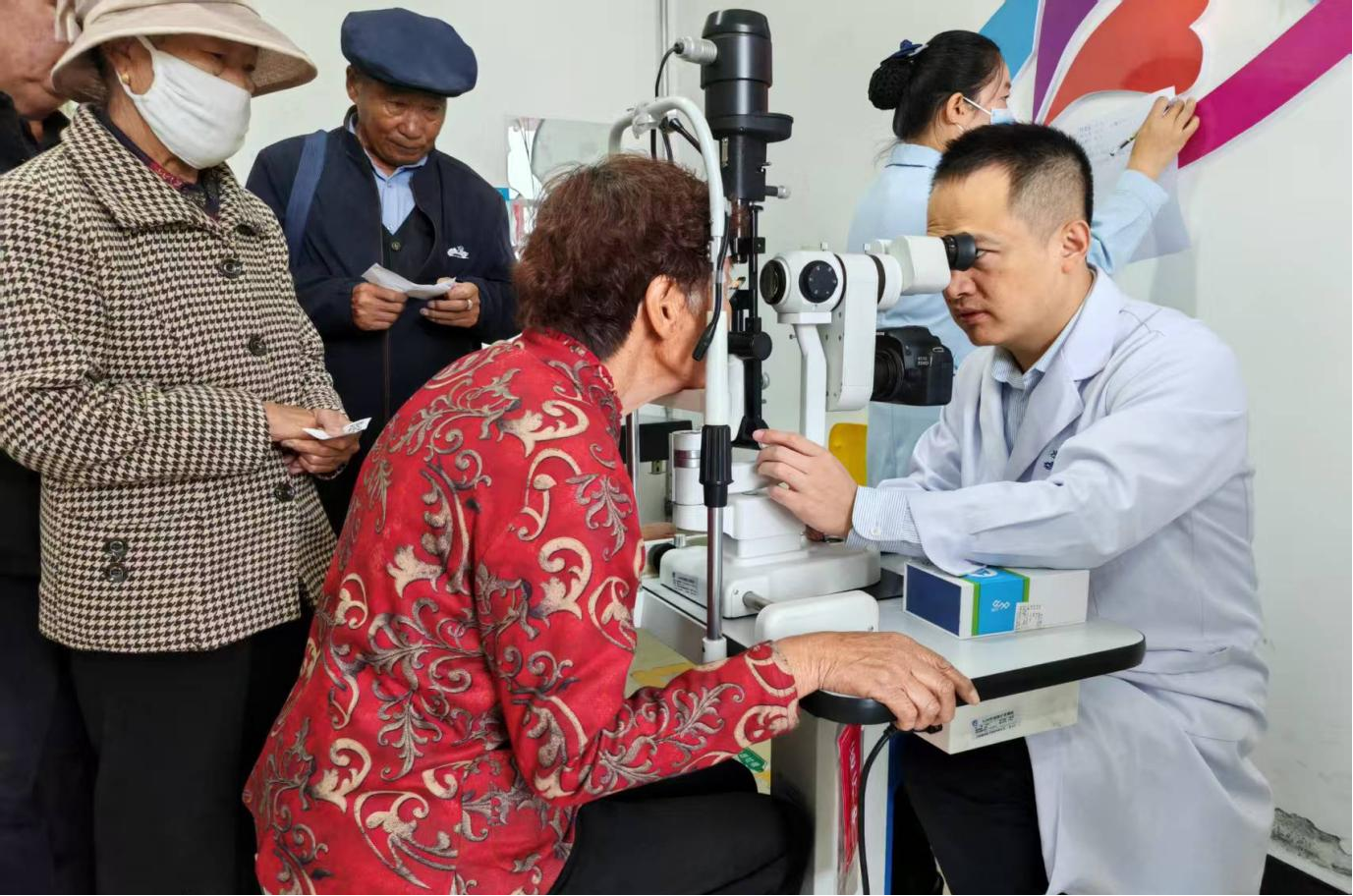 手术台怎么对灯“鲁青一家亲・海晏光明行”为高原眼疾患者点亮“光明之灯”_https://www.jmylbn.com_新闻资讯_第1张