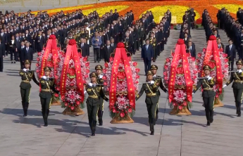 少年儿童高唱《我们是共产主义接班人》