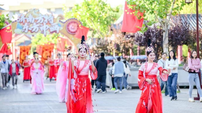 壹直播｜“双节”至，记者带你沉浸式感受济南方特“国风盛典”