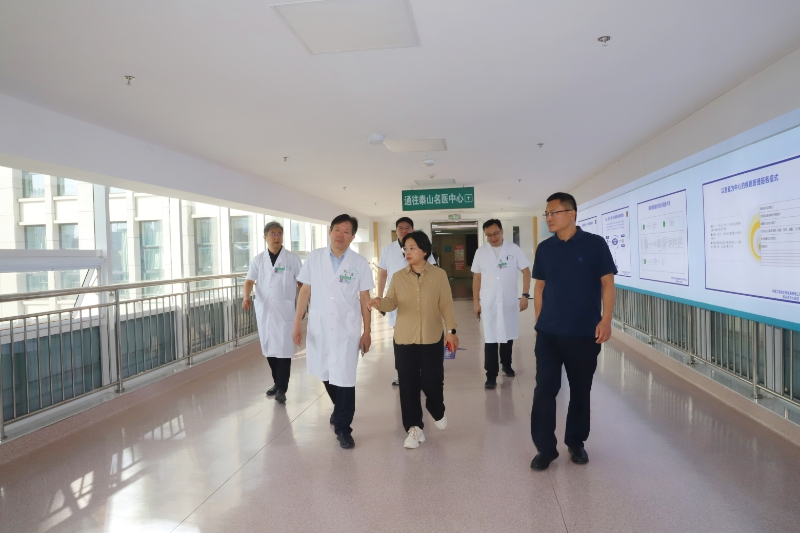国庆我在岗丨泰安市中心医院：国庆首日巡查督导 筑牢医疗安全防线