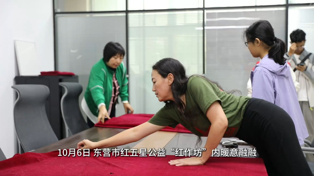 果然视频｜百双鞋垫送新兵，一针一线“垫”记你