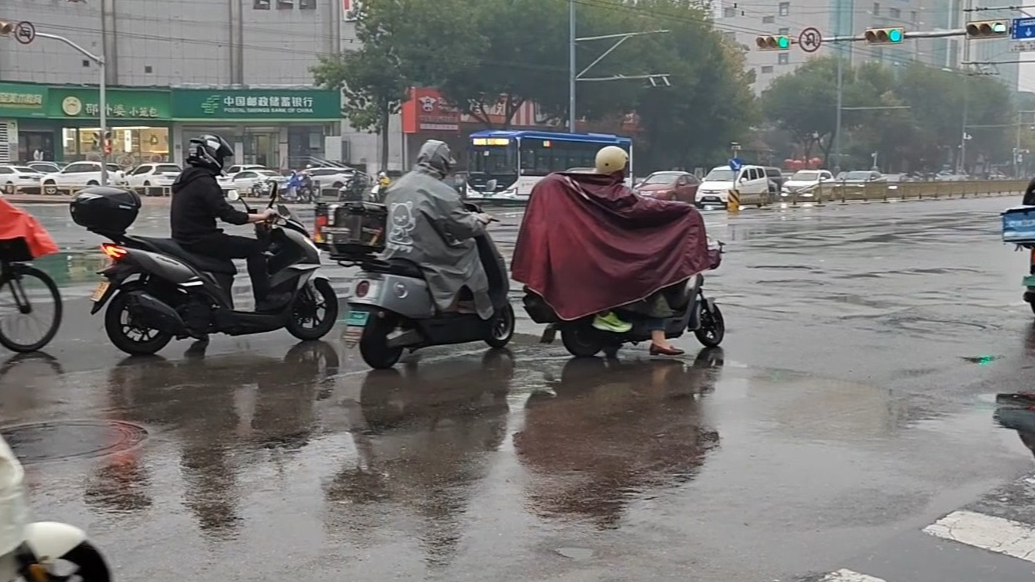 天气情报站|寒露遇秋雨！济南绵绵秋雨又开下，天气渐冷多添衣