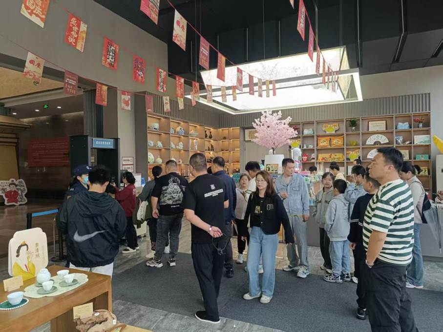 济南市博物馆：精心策划接待观众近3万人次