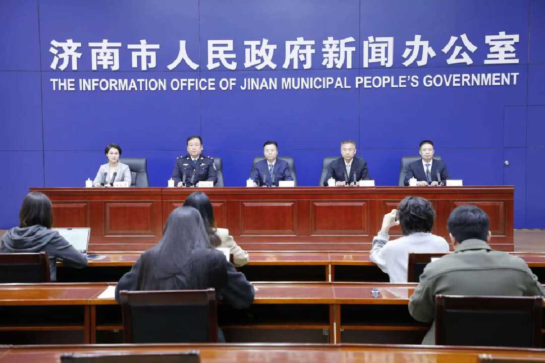 明湖路、龙奥北路自10月18日23时，将采取临时交通管控措施