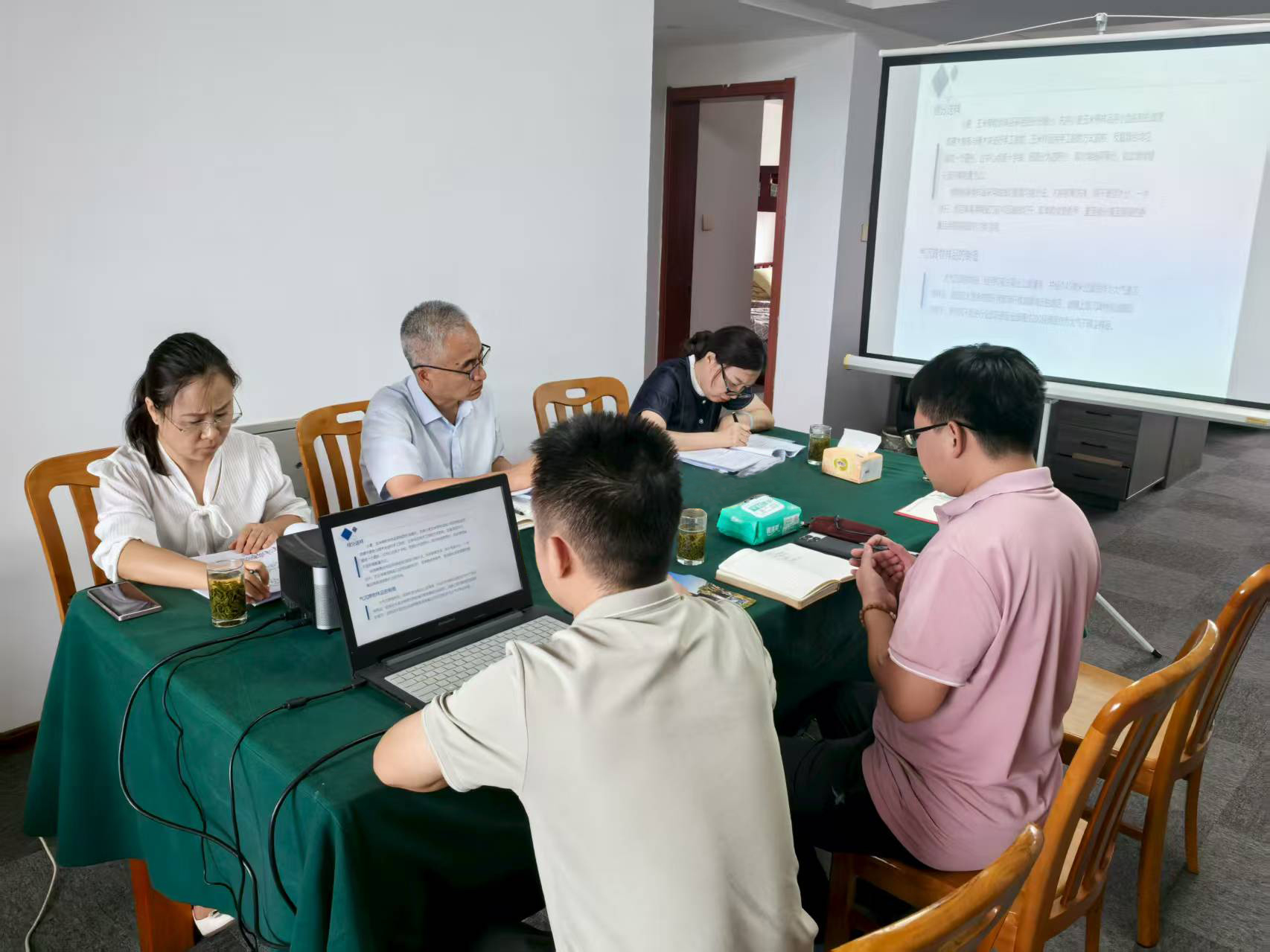 “山东省平邑县金银花产地土壤地球化学调查评价”项目通过验收