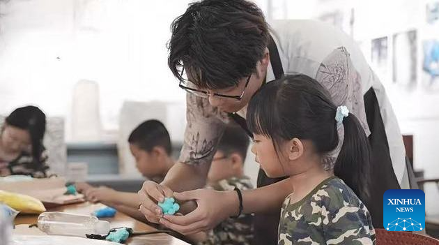 China's Gen-Z dough artisan and his "Huabobo lab"