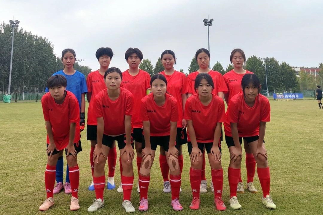 淄博中学女足闯入省赛四强