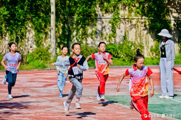 汗水和笑声齐飞!望岳路小学秋日运动会“嗨”力全开