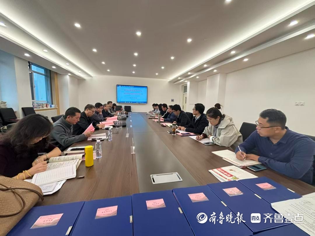 枣庄市薛城区教研员视导龙吟中学教学工作