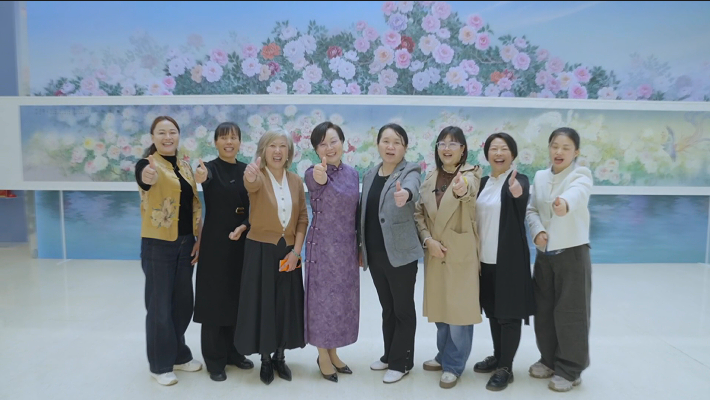 巨野工笔牡丹画精彩亮相全球妇女峰会