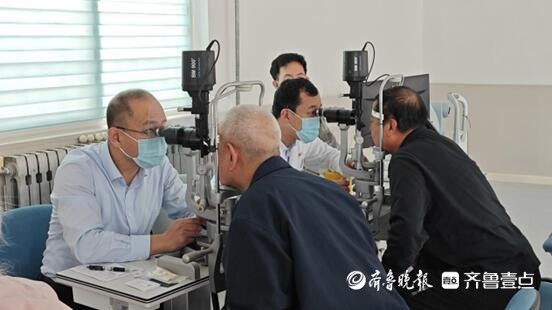 守护退休教师眼健康！青岛眼科医院开展双校科普义诊