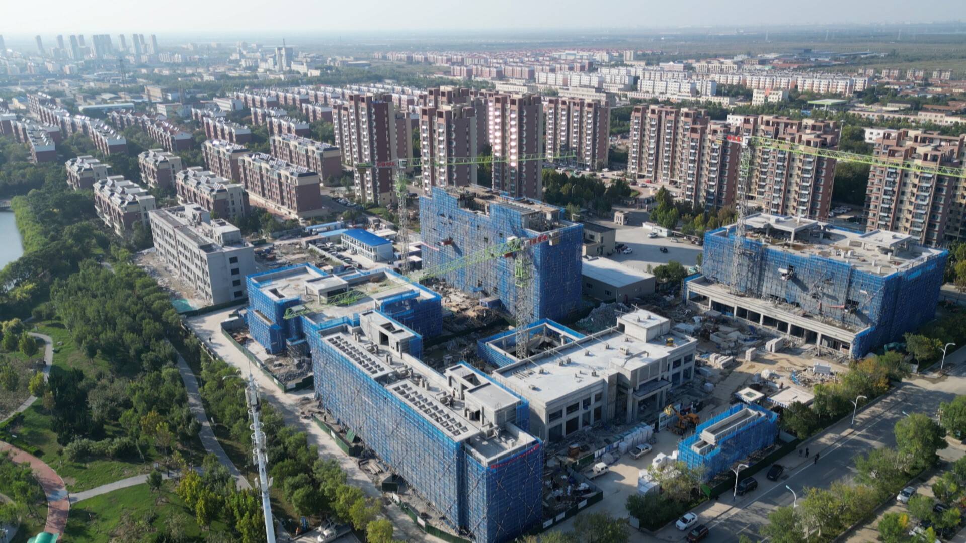 河口区怡福苑项目主体封顶，“智慧养老”绘就幸福民生新图景