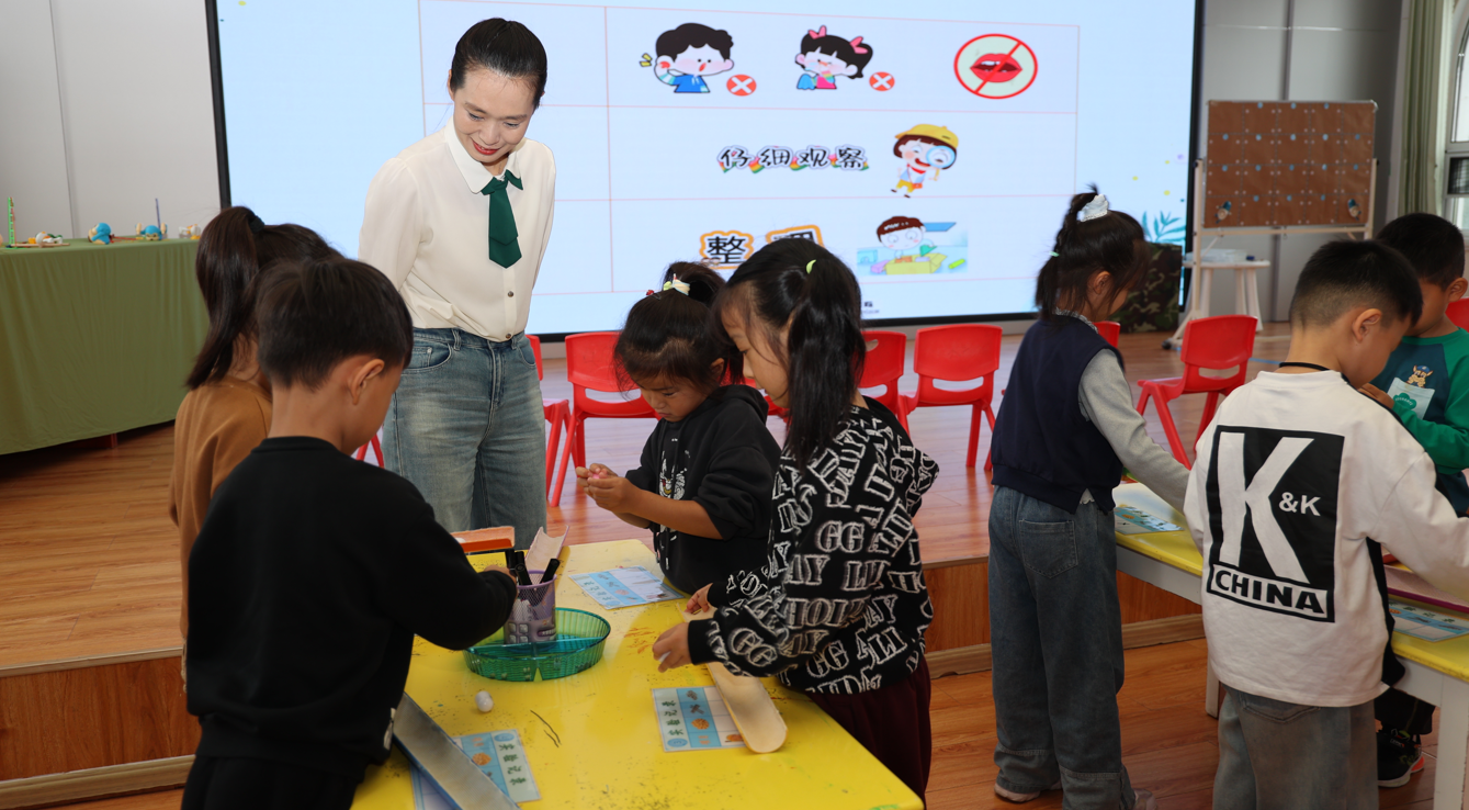 利津县陈庄镇中心幼儿园：开放交流话发展 互学共享行致远