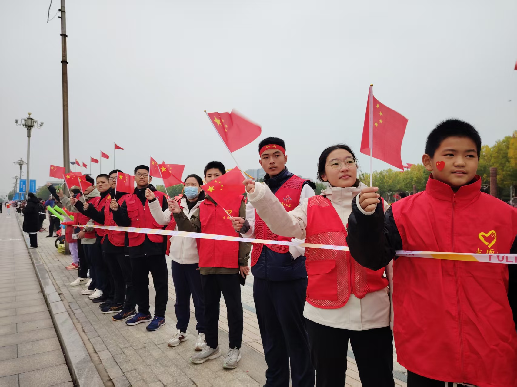 东营市志愿服务联合会：以“志愿红”为马拉松助力添彩