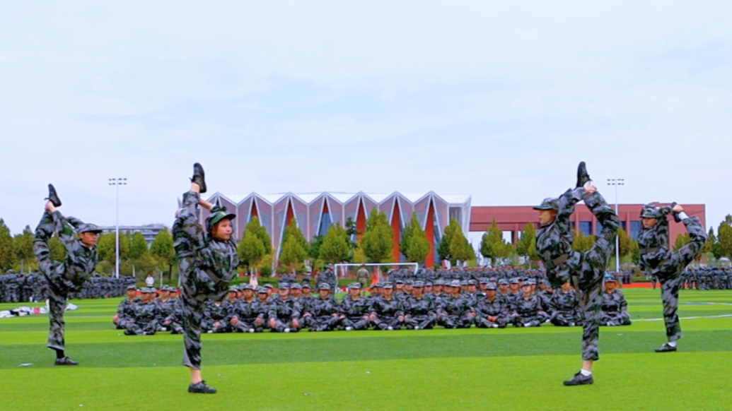果然视频丨十八般“舞艺”齐上阵，临科军训场上演“舞林大会”
