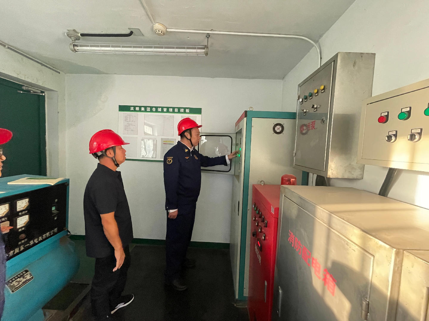 高新区消防救援大队开展粮食仓储场所消防安全专项检查