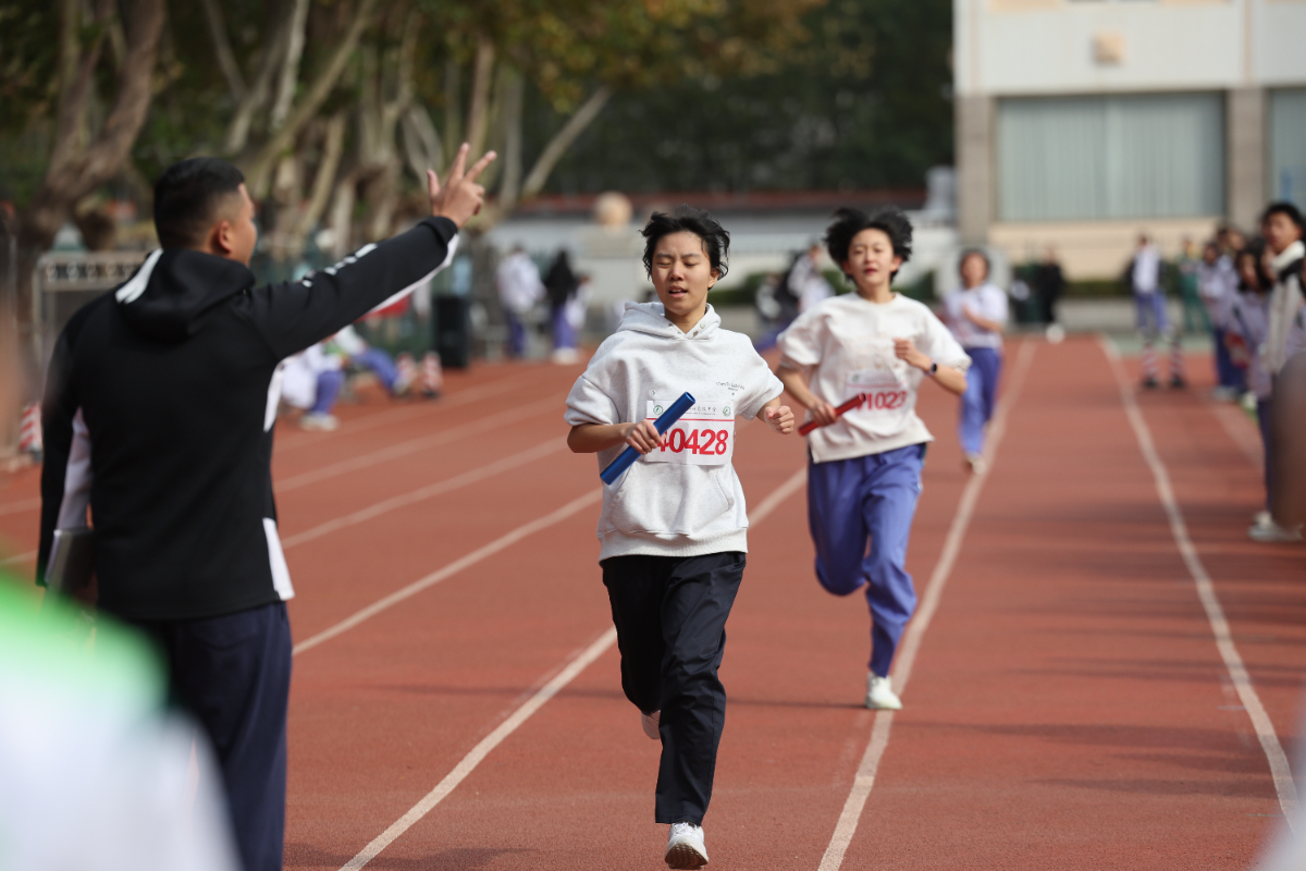 济钢高中2025秋季田径运动会精彩瞬间！