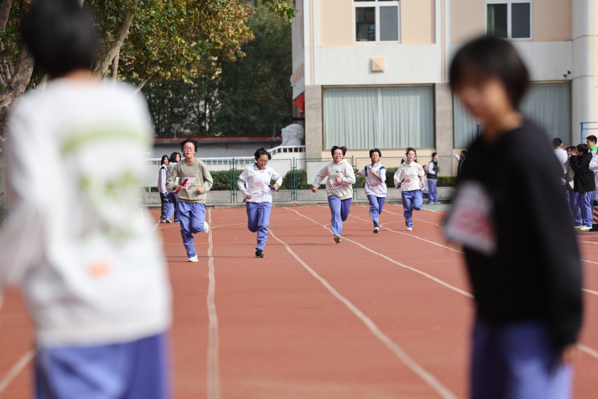 济钢高中2025秋季田径运动会精彩瞬间！
