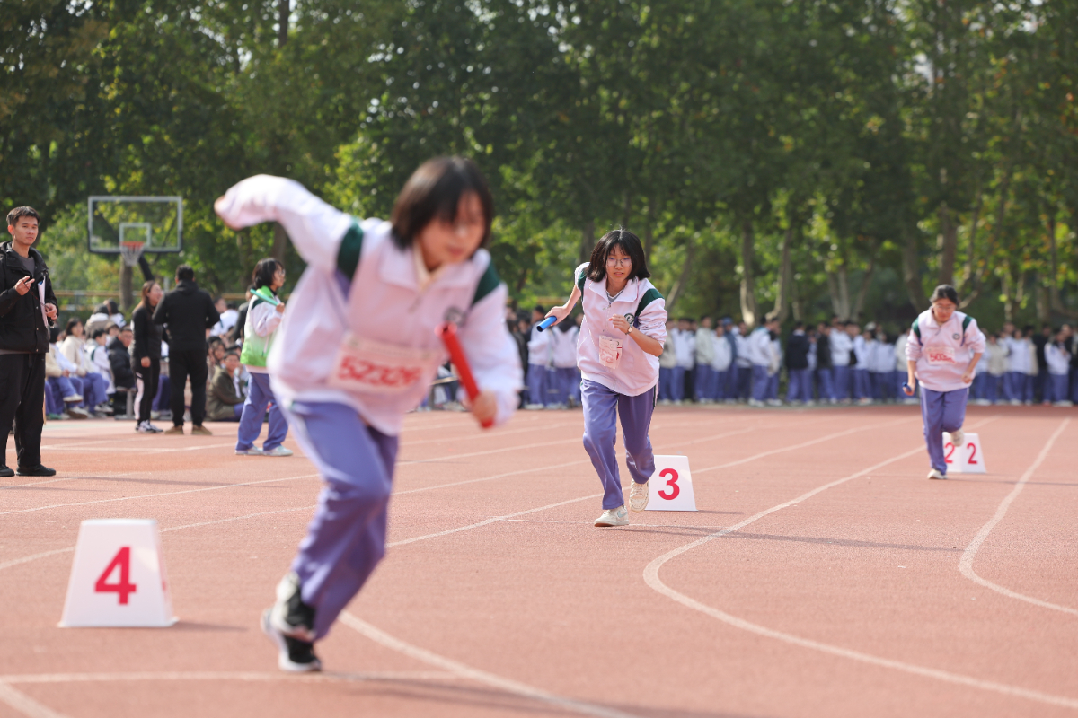 济钢高中2025秋季田径运动会精彩瞬间！