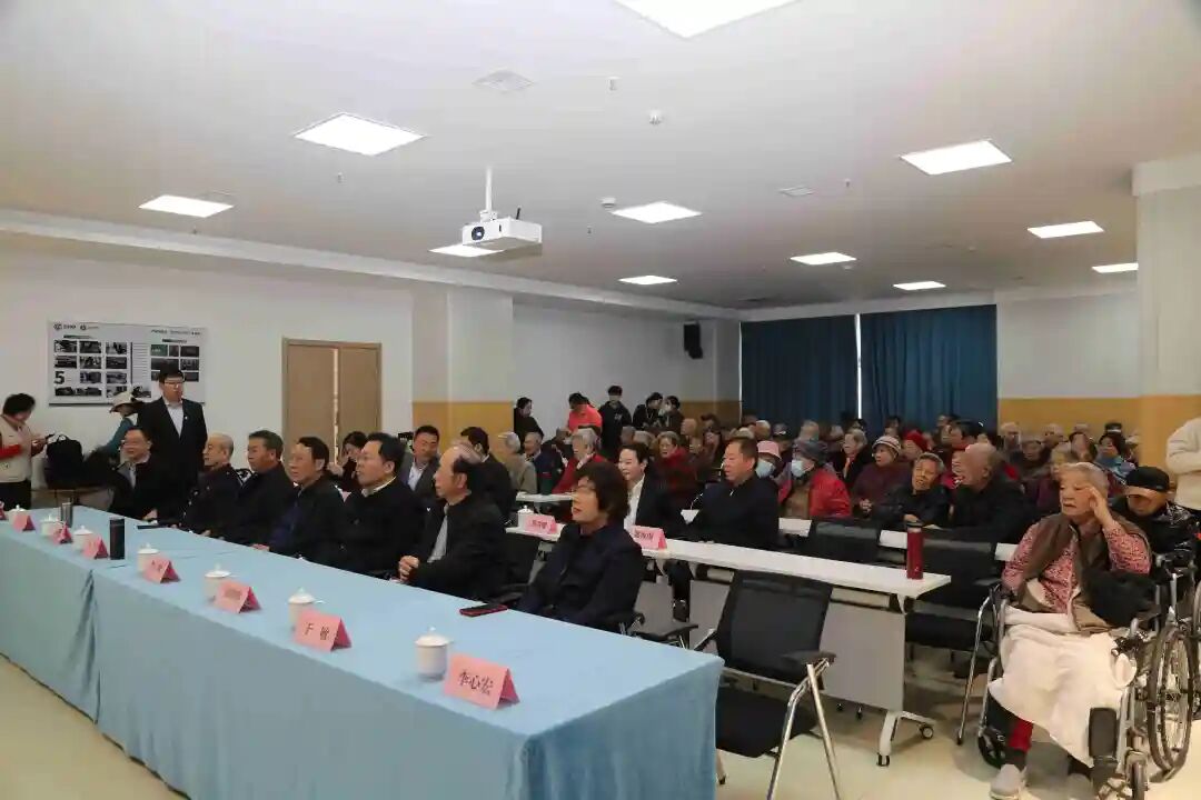 济南市卫生健康宣传教育中心参加“情暖重阳·爱满闵善”公益活动