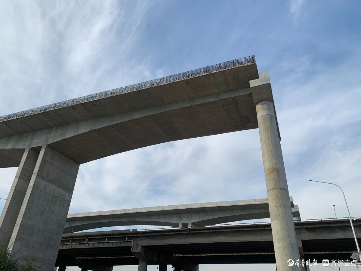 碧空蓝天抒豪情    