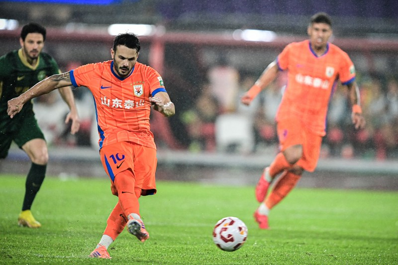 让一追三，泰山3：1逆转海港！三年总算止痒，球迷见证成长