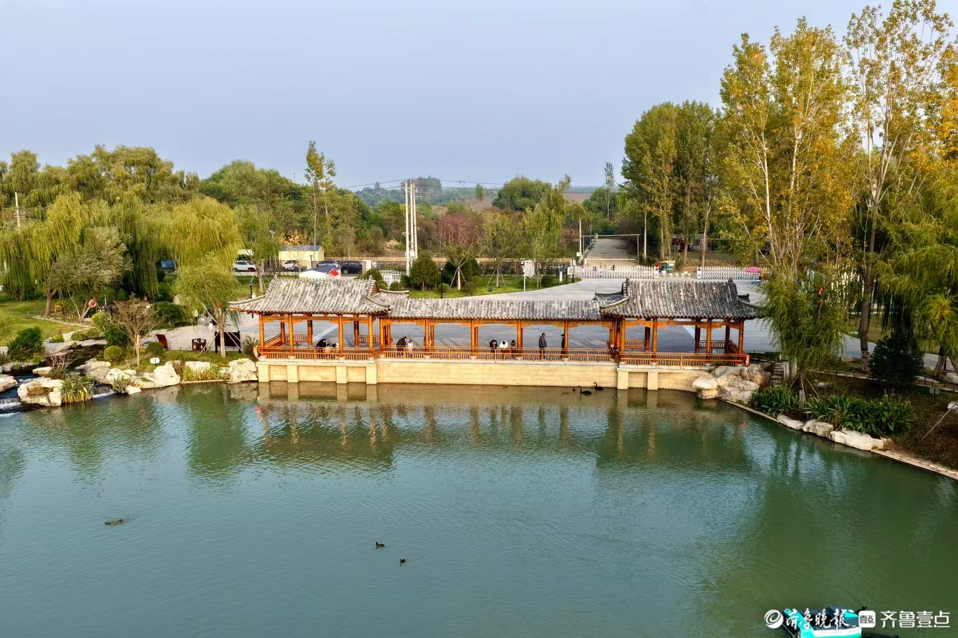 白泉公园，泉涌白沙