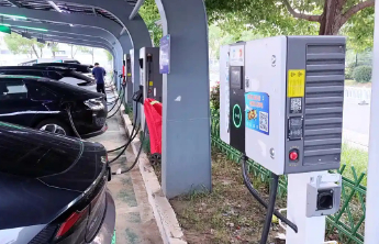 都市车界|充电的“烦恼”：新能源汽车，究竟是省心还是省钱？