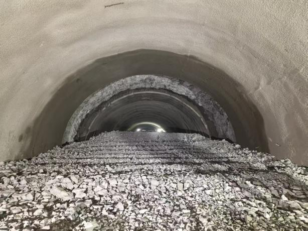 1364米！董梁高速三关隧道右幅顺利贯通