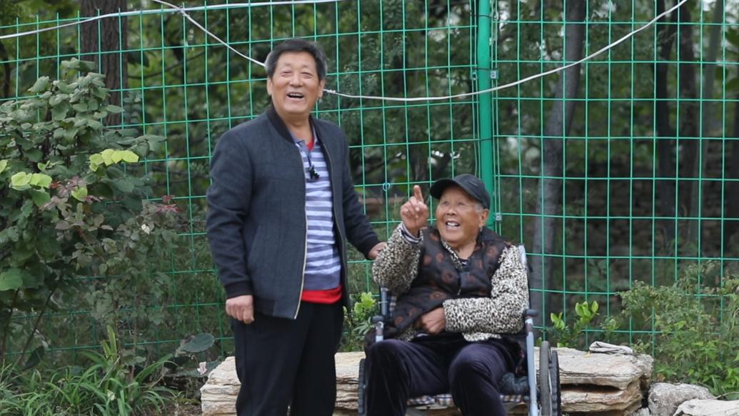 果然视频|三年倾尽所有，乡医刘庆民为大山里的老人安了家