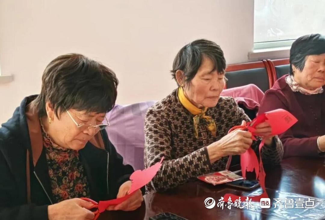 崂山北宅：非遗剪纸暖银龄，邻里共学绘温情