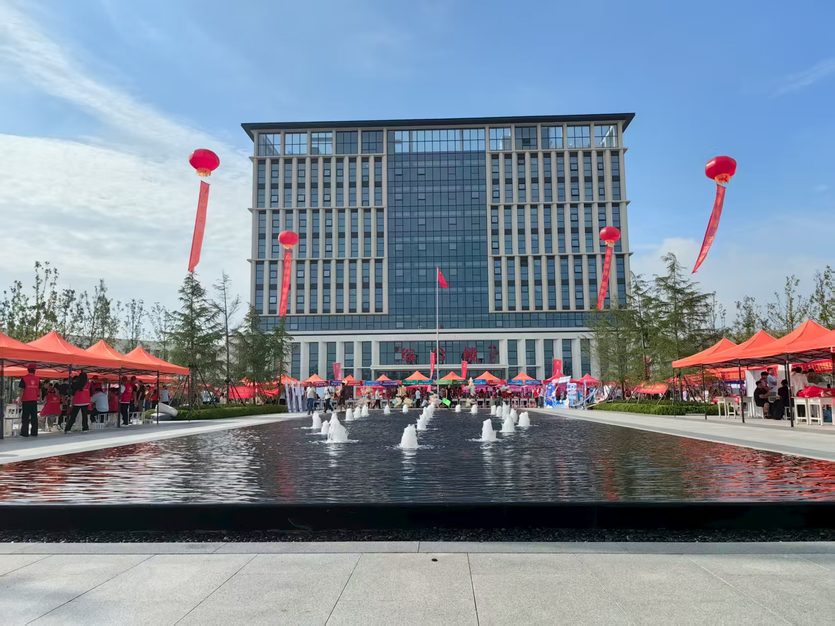 红色引擎驱动民生蝶变，红色工地建设品质工程