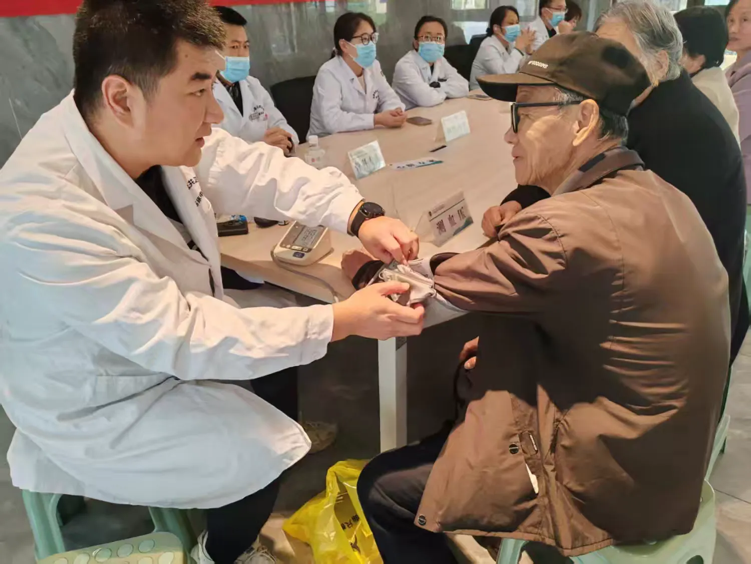 【荣耀历城·家国志】情暖金秋话重阳  情暖退役军人心