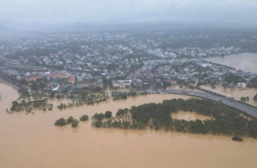 24小时1739毫米，越南顺化录得全球第二大单日降雨量