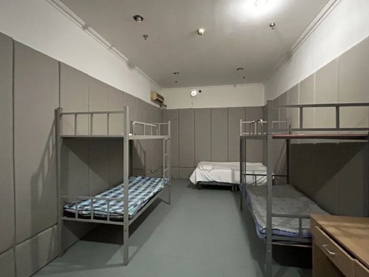 宾馆里的刑讯逼供：1名“指居”者死亡，11名办案人员被判刑