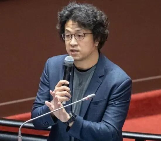 起底“台独”顽固分子沈伯洋