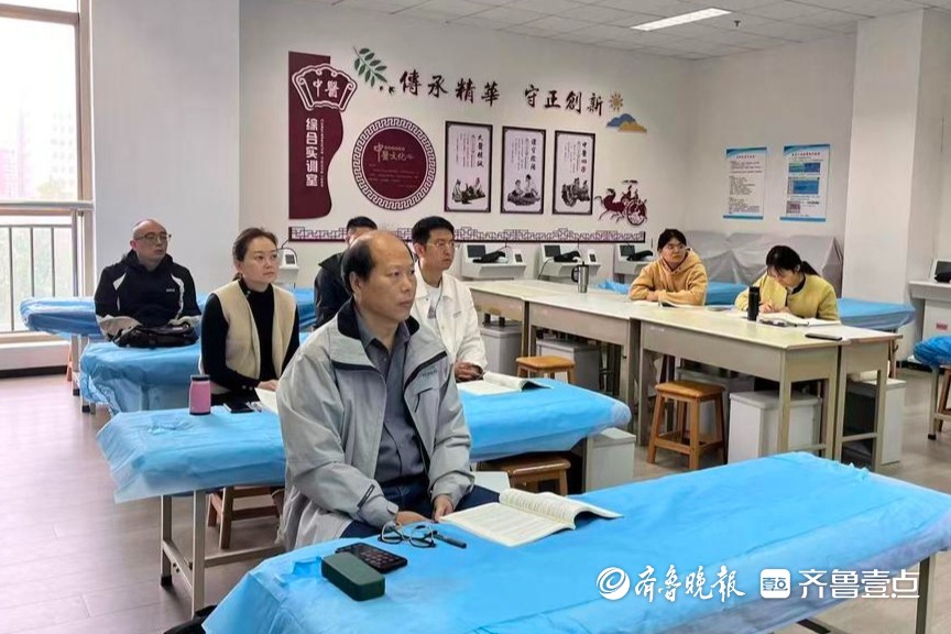 山东医专“父子同窗”：两代人的基层医疗坚守之路