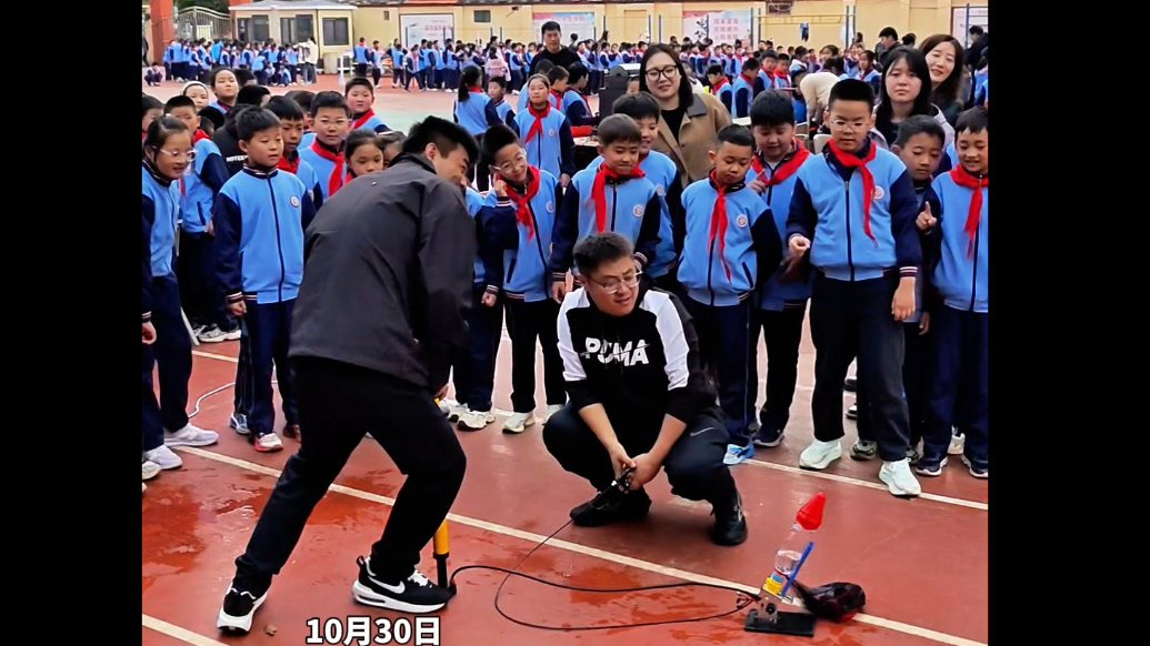 果然视频丨泰前街道御碑楼小学科技节开幕，萌娃手工科创作品扎堆亮相